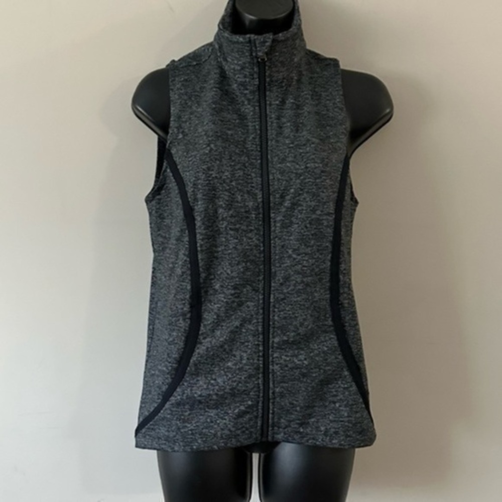 EUC Under Armour Grey Heather Vest Size small Like New